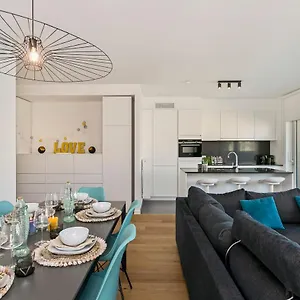 luxurious-new-apartment-at-100-meters-from-beach-with.hotelsghent.com/